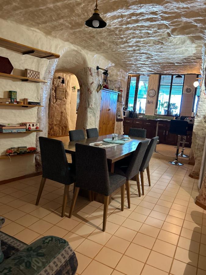 Villa Dinky Di'S Dugout Coober Pedy Exterior foto