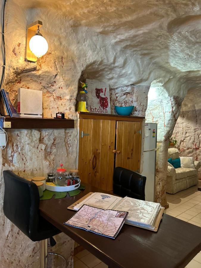 Villa Dinky Di'S Dugout Coober Pedy Exterior foto