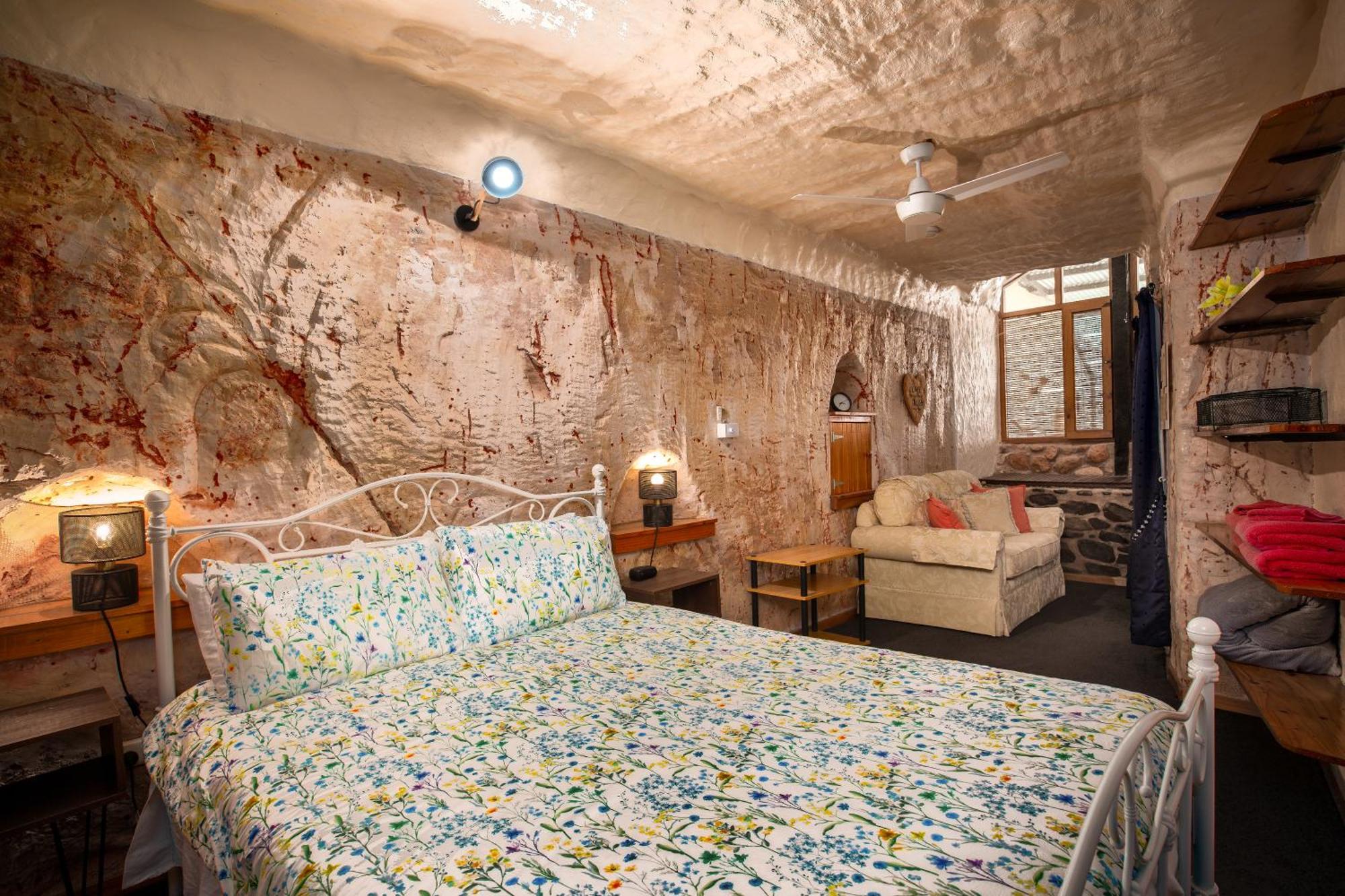 Villa Dinky Di'S Dugout Coober Pedy Exterior foto