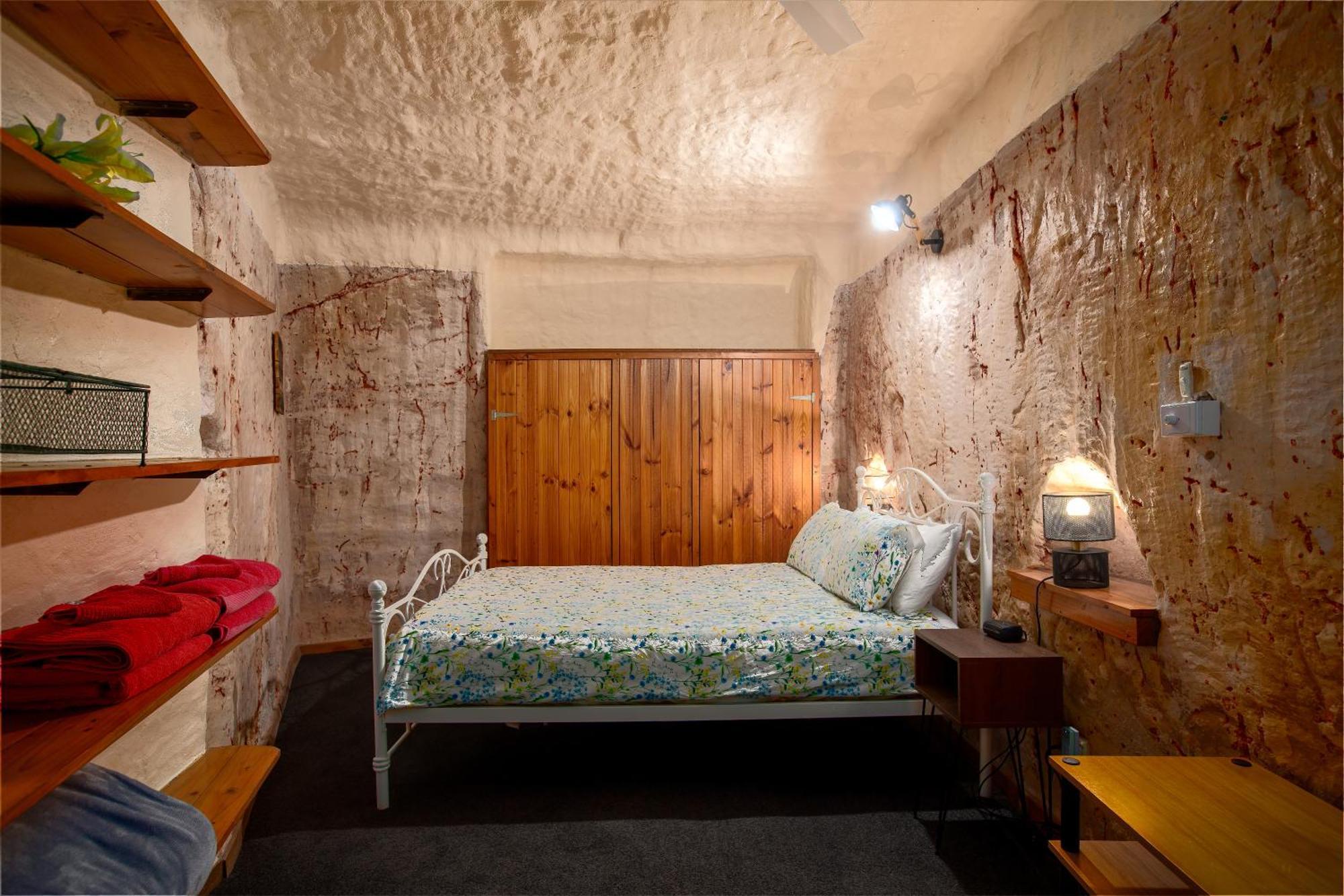Villa Dinky Di'S Dugout Coober Pedy Exterior foto