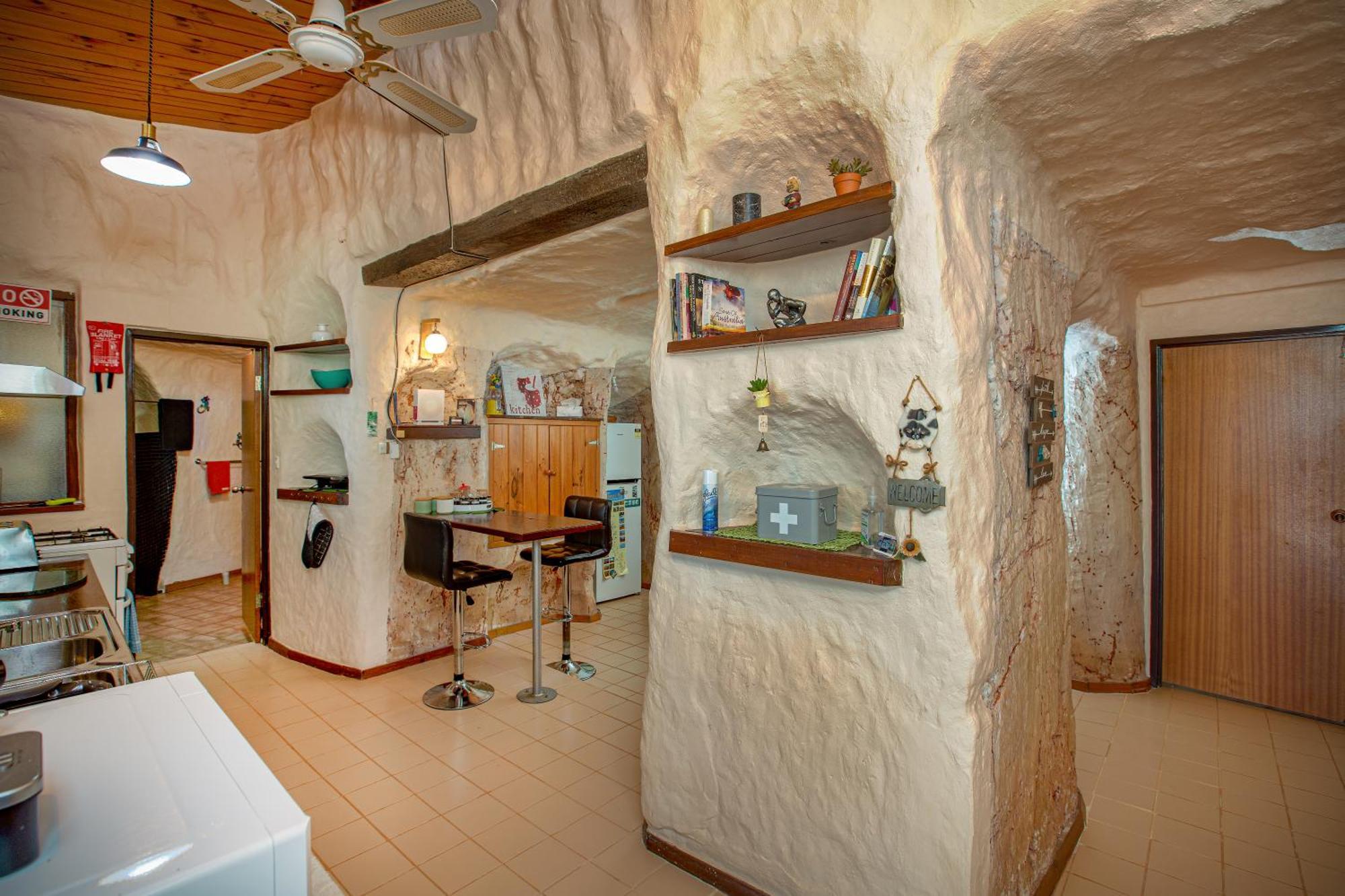 Villa Dinky Di'S Dugout Coober Pedy Exterior foto